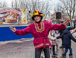 В прощеное воскресенье на Соборной площади города Шахты состоялись народные гуляния, посвященные Масленице «Гуляет русская душа»