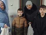 «Благо Дарю»: в п. Каменоломни прошла благотворительная выдача продуктовых наборов