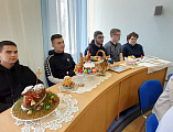 О смыслах и традициях Пасхи Христовой говорили на епархиальном просветительском проекте в шахтинском вузе