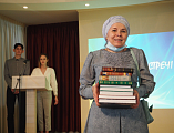 Благочинный приходов Новошахтинского округа передал в подарок филиалу ЮФУ в городе Новошахтинске набор духовной литературы