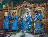 В праздник Сретения Господня Преосвященнейший епископ Симон совершил Божественную литургию в Покровском кафедральном соборе г. Шахты