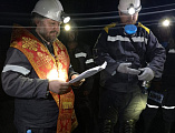 В шахте Обуховской г. Зверево епископ Симон совершил молитву вместе с угледобытчиками на глубине 700 метров