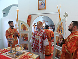 В престольный день Преосвященнейший епископ Симон совершил Божественную литургию в храме святого великомученика Георгия Победоносца поселка Новозарянский 