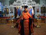 Жители пос. Каменоломни торжественно встретили Благодатный огонь