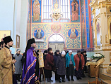 С архипастырским визитом Преосвященнейший епископ Симон посетил Покровский храм г. Каменск-Шахтинский и совершил чин присоединения к Православной Церкви временно от нее отпавших христиан