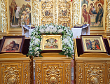 Епископ Шахтинский и Миллеровский Симон и митрополит Саратовский и Вольский Игнатий совершили Божественную литургию в Свято-Троицком кафедральном соборе Саратова