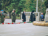 В 75 годовщину Великой Победы Преосвященнейший епископ Симон вместе с сотрудниками Администрации города и ветеранами локальных войн почтил память солдат Великой Отечественной войны