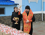 Преосвященнейший епископ Симон совершил чин освящения благотворительных пасхальных куличей