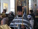 Преосвященнейший епископ Симон совершил утреню Великого Пятка с чтением двенадцати Страстных Евангелий