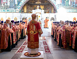 Праздник Светлого Христова Воскресения в Покровском кафедральном соборе города Шахты продолжился великой вечерней