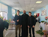 Священник принял участие в благотворительной ярмарке «Щедрая осень»