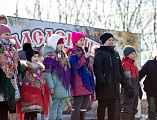 На Соборной площади города Шахты прошли народные гуляния, посвященные Масленице