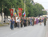 Традиционный крестный ход в память о святой семье Царственных страстотерпцев прошел от храма святителя Николая посёлка Аютинский к Покровскому кафедральному собору г. Шахты