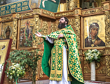 В День Святой Троицы, Пятидесятницы Преосвященнейший епископ Симон совершил Божественную литургию в Покровском кафедральном соборе г. Шахты