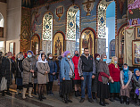 «Каждая душа призывается в храм к Богу, чтобы устроить духовную весну и растопить греховный лед». Епископ Симон совершил вечерню с чином прощения в Покровском кафедральном соборе г. Шахты