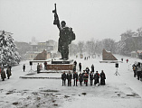 Жители города Шахты отметили 77-летие со дня освобождения от немецких оккупантов. Горожан поздравил епископ Шахтинский и Миллеровский Симон