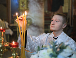 Рождественская ночь собрала шахтинцев на праздничное богослужение в соборе Покрова Пресвятой Богородицы
