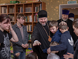Епископ Симон посетил беженцев из Донбасса, размещенных в детском епархиальном приюте в станице Манычской
