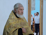 Епископ Симон возглавил молитву у святынь в старинном казачьем храме святителя Николая Чудотворца станицы Еланской