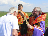 Преосвященнейший епископ Симон совершил «Чин освящения насеянных полей» в Октябрьском сельском районе Ростовский области