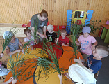 Знакомство с праздником Троицы в детском приюте «Огонек» поселка Каменоломни