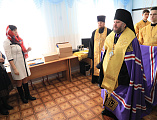 Правящий архиерей Шахтинской епархии Преосвященнейший епископ Симон совершил чин освящения школы № 13 в г. Донецке