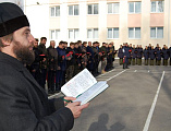 В Шахтинском казачьем кадетском корпусе им. Я.П. Бакланова прошли соревнования по рубке шашкой. Участников приветствовали протоиерей Сергий Яценко и иерей Евгений Поцелуев