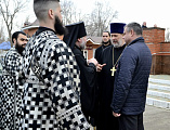 Преосвященнейший епископ Симон совершил Литургию Преждеосвященных Даров в храме Покрова Божией Матери города Каменск-Шахтинский
