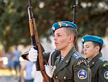 В день Воздушно-десантных войск Преосвященнейший епископ Симон возложил цветы к мемориалу в Александровском парке города Шахты