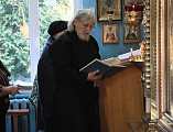 В Великий Вторник Страстной седмицы Великого поста Преосвященнейший епископ Симон возглавил литургию Преждеосвященных Даров в храме святителя Николая города Шахты