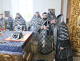 В пятницу четвертой седмицы Великого поста Преосвященнейший епископ Симон совершил Литургию Преждеосвященных Даров в храме святого Георгия Победоносца хут. Лихой 