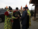 Преосвященнейший епископ Симон совершил чин освящения колоколов для храма преподобного Сергия Радонежского в хуторе Старая Станица