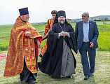 Преосвященнейший епископ Симон совершил «Чин освящения насеянных полей» в Октябрьском сельском районе