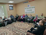 В Декаду инвалидов прихожане и школьники поздравили жителей дома престарелых поселка Садового