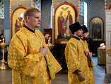 Преосвященнейший епископ Симон в день своего рождения возглавил Божественную литургию в Покровском кафедральном соборе города Шахты