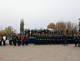 На площади Покровского кафедрального собора города Шахты прошло построение лучшего кадетского корпуса в России по случаю торжественной церемонии присяги и вручения первых погон молодым кадетам