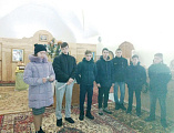 Воспитанники воскресной школы прихода храма Архистратига Михаила поздравили прихожан рождественской сценкой