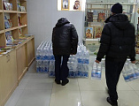 В рамках межъепархиального сотрудничества из разных регионов страны в Шахтинскую епархию поступают гуманитарные грузы для оказания помощи вынужденным переселенцам из Донбасса