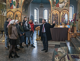 Экскурсию в Покровский кафедральный собор г. Шахты для студентов шахтинского вуза провел епархиальный древлехранитель