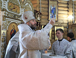 Преосвященнейший епископ Симон совершил воскресную Божественную литургию и иерейскую хиротонию в храме Екатерининского архиерейского подворья г. Красный Сулин