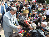 В День Победы у Вечного огня города Шахты «поклонились великим тем годам»