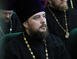 В районном ДК пос. Каменоломни состоялась встреча профессора Александра Леонидовича Дворкина с духовенством Шахтинской епархии. На встрече присутствовал епископ Шахтинский и Миллеровский Симон
