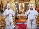 Епископ Шахтинский и Миллеровский Симон и митрополит Саратовский и Вольский Игнатий совершили Божественную литургию в Свято-Троицком кафедральном соборе Саратова