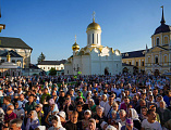 Преосвященнейший епископ Симон в канун дня памяти преподобного Сергия Радонежского сослужил Святейшему Патриарху Кириллу за всенощным бдением в Троице-Сергиевой Лавре