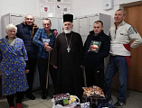 В шахтинской библиотеке имени М.А. Шолохова протоиерей Николай Уваров провел просветительскую встречу с получателями услуг Центра социального обслуживания населения