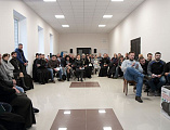 В престольный праздник Преосвященнейший епископ Симон совершил Божественную литургию в храме преподобного Паисия Святогорца при епархиальном реабилитационном центре для наркозависимых х. Маркин