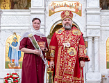 Праздник Светлого Христова Воскресения в Покровском кафедральном соборе города Шахты продолжился великой вечерней