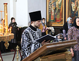 В cреду Страстной седмицы епископ Симон совершил Литургию в Покровском кафедральном соборе г. Шахты