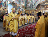 В честь 7-летия образования Шахтинской епархии духовенство Донецкого и Тарасовского округов сослужили Правящему архиерею в кафедральном соборе
