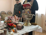 Благочинный приходов Донецкого округа посетил Донецкий дом-интернат